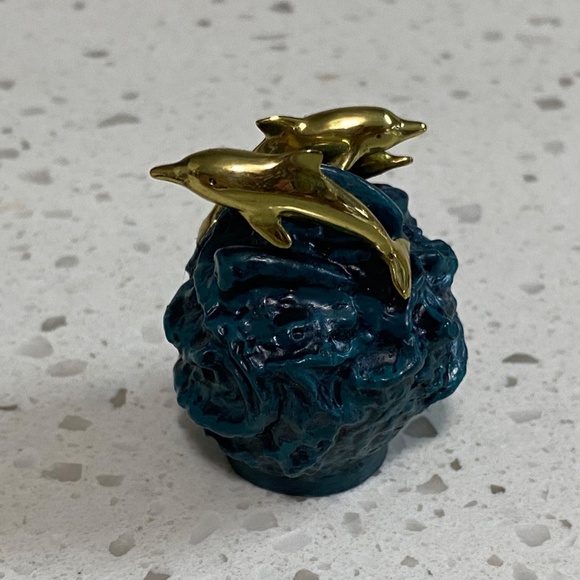 NWOT Gold Jumping Dolphins out of Ocean - Picture 2 of 6